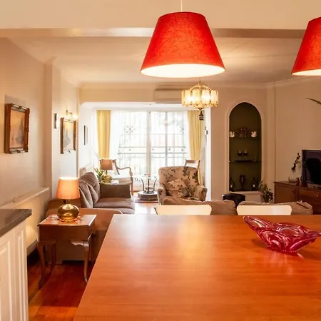 Spacious Detached House With Garden In Izmir *