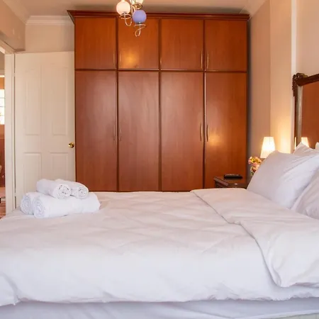 Spacious Detached House With Garden In Izmir Apartment *